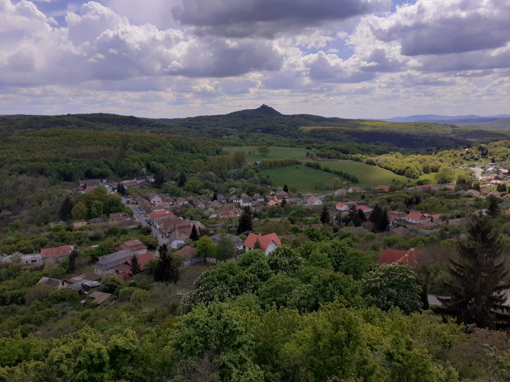 A Boszorkánykőtől Somoskőig - Intravel